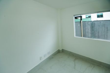 Apartamento à venda com 3 quartos, 93m² em Vila Cloris, Belo Horizonte