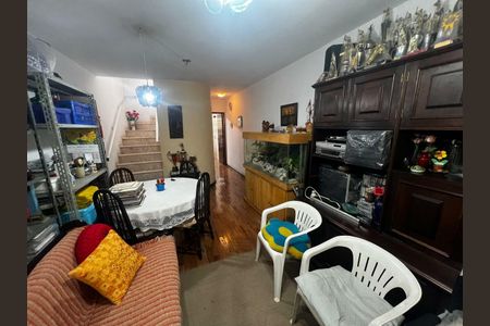 Casa à venda com 2 quartos, 129m² em Jardim Aeroporto, São Paulo