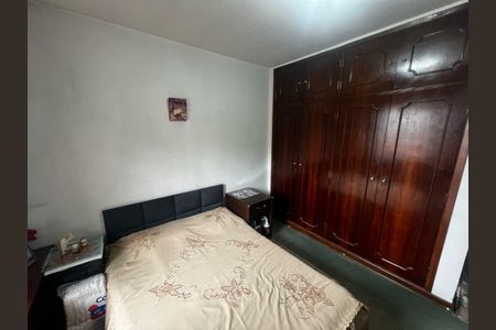 Casa à venda com 2 quartos, 129m² em Jardim Aeroporto, São Paulo