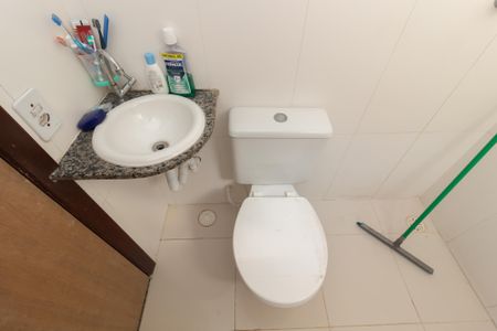 Casa de condomínio à venda com 60m², 3 quartos e 1 vagaBanheiro da Suíte