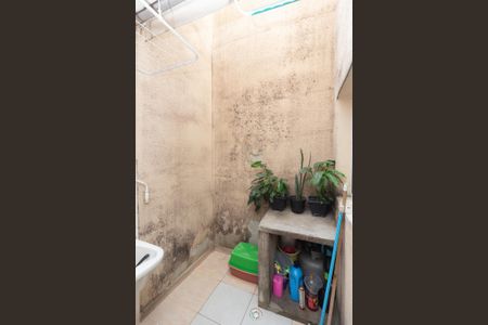 Casa de condomínio à venda com 60m², 3 quartos e 1 vagaÁrea de Serviço