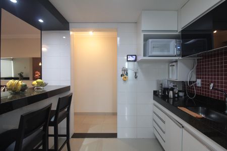 Apartamento à venda com 95m², 3 quartos e 2 vagasCozinha e Área de Serviço