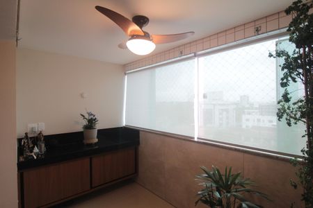 Sala de apartamento à venda com 3 quartos, 95m² em Itapoã, Belo Horizonte