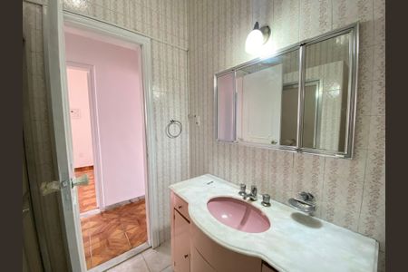 Apartamento para alugar com 116m², 3 quartos e sem vaga