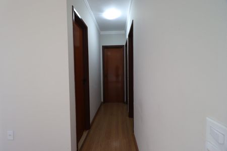 Corredor de apartamento para alugar com 3 quartos, 75m² em Vila Seixas, Ribeirão Preto