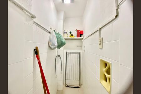 Apartamento à venda com 70m², 2 quartos e sem vaga Apartamento à venda com 70m², 2 quartos e sem vagaÁrea de Serviço