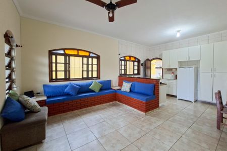 Sala de casa para alugar com 2 quartos, 175m² em Vilamar, Praia Grande