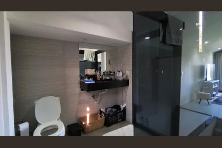 Casa de condomínio à venda com 320m², 4 quartos e 4 vagas Casa de condomínio à venda com 320m², 4 quartos e 4 vagasBanheiro da Suíte 2