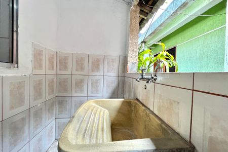 Casa para alugar com 60m², 2 quartos e 1 vagaÁrea de Serviço