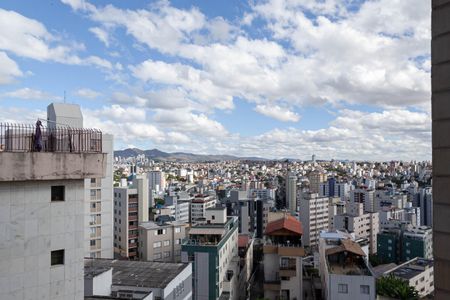 Sala - Vista  de apartamento para alugar com 3 quartos, 100m² em Grajaú, Belo Horizonte