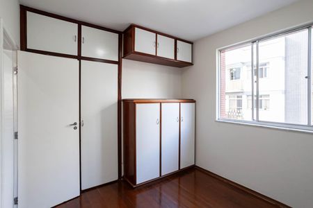 Apartamento à venda com 100m², 3 quartos e 1 vagaQuarto 2
