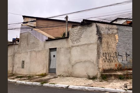 Casa para alugar com 42m², 1 quarto e sem vaga Casa para alugar com 42m², 1 quarto e sem vagaFachada