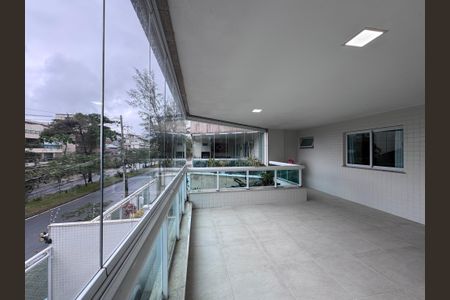 Apartamento para alugar com 112m², 3 quartos e 1 vaga Apartamento para alugar com 112m², 3 quartos e 1 vagaVaranda