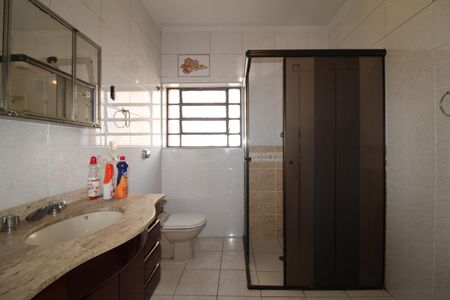 Casa para alugar com 246m², 3 quartos e 2 vagasBanheiro 2