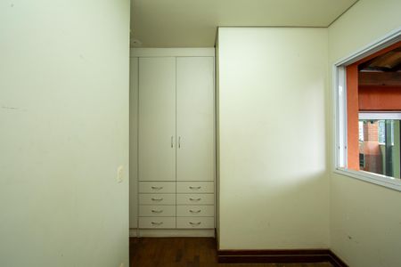 Casa à venda com 523m², 5 quartos e 5 vagas Casa à venda com 523m², 5 quartos e 5 vagasQUARTO DE EMPREGADA