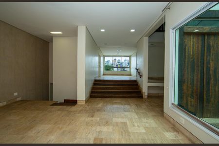 Casa à venda com 523m², 5 quartos e 5 vagas Casa à venda com 523m², 5 quartos e 5 vagasSALA