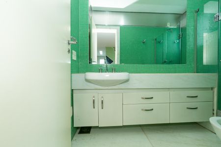 Casa à venda com 523m², 5 quartos e 5 vagas Casa à venda com 523m², 5 quartos e 5 vagasBANHEIRO3