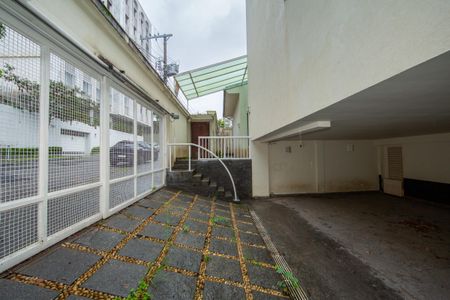 Casa à venda com 523m², 5 quartos e 5 vagas Casa à venda com 523m², 5 quartos e 5 vagasGARAGEM