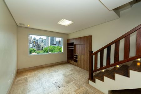 Casa à venda com 523m², 5 quartos e 5 vagas Casa à venda com 523m², 5 quartos e 5 vagasSALA