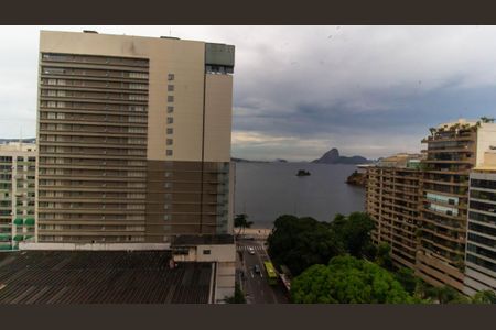 Apartamento à venda com 70m², 1 quarto e 1 vaga