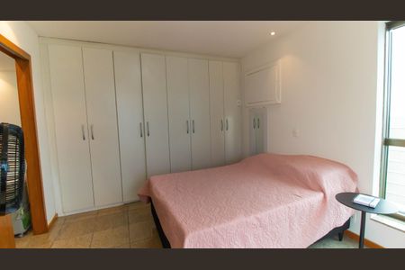 Apartamento à venda com 70m², 1 quarto e 1 vaga