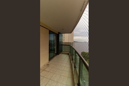 Apartamento à venda com 70m², 1 quarto e 1 vaga