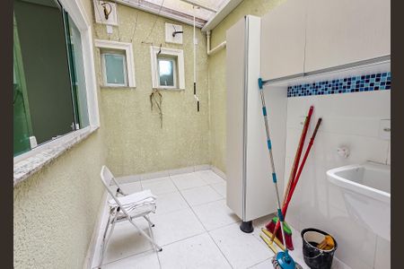 Apartamento à venda com 65m², 2 quartos e 1 vagaÁrea de Serviço