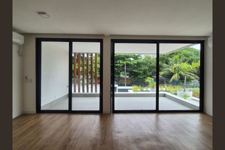 Casa de condomínio à venda com 450m², 5 quartos e 3 vagasVaranda 