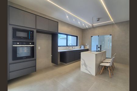 Casa de condomínio à venda com 450m², 5 quartos e 3 vagasCozinha 