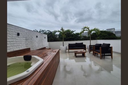 Casa de condomínio à venda com 450m², 5 quartos e 3 vagasÁrea externa 