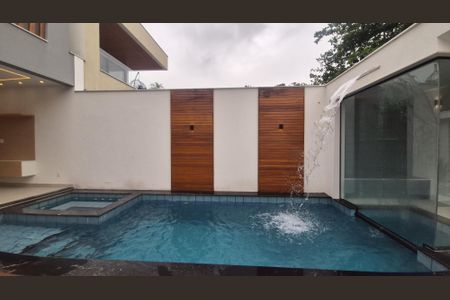 Casa de condomínio à venda com 450m², 5 quartos e 3 vagasPiscina 