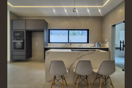 Casa de condomínio à venda com 450m², 5 quartos e 3 vagasCozinha 