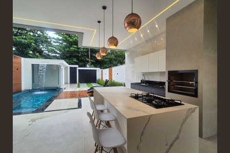 Casa de condomínio à venda com 450m², 5 quartos e 3 vagasVaranda gourmet 