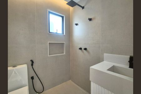 Casa de condomínio à venda com 450m², 5 quartos e 3 vagasBanheiro 