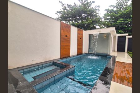 Casa de condomínio à venda com 450m², 5 quartos e 3 vagasÁrea externa 