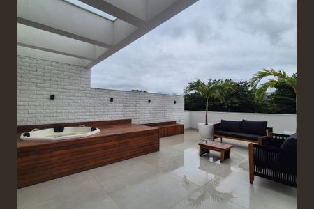 Casa de condomínio à venda com 450m², 5 quartos e 3 vagasÁrea externa 