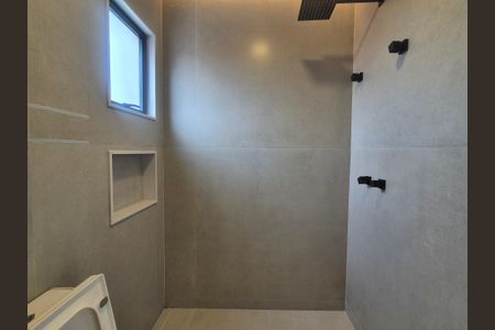 Casa de condomínio à venda com 450m², 5 quartos e 3 vagasBanheiro 