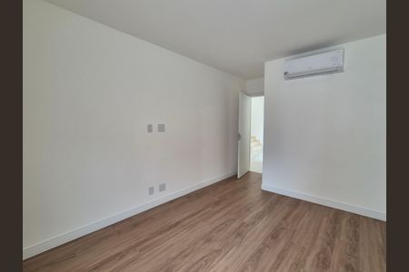 Casa de condomínio à venda com 450m², 5 quartos e 3 vagasSuíte 2