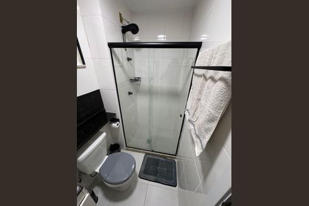 Banheiro de kitnet/studio para alugar com 1 quarto, 20m² em Recreio dos Bandeirantes, Rio de Janeiro