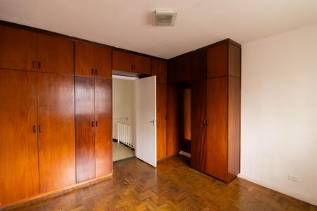 Casa à venda com 170m², 5 quartos e 2 vagas