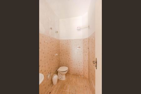 Casa à venda com 300m², 4 quartos e 2 vagas Casa à venda com 300m², 4 quartos e 2 vagasEdicula - banheiro