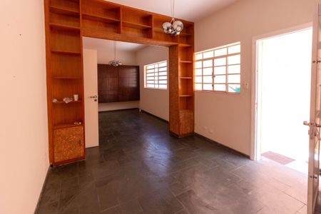 Casa à venda com 300m², 4 quartos e 2 vagas Casa à venda com 300m², 4 quartos e 2 vagasSala de Jantar