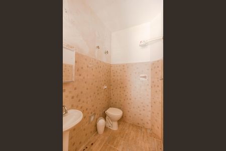 Casa à venda com 300m², 4 quartos e 2 vagas Casa à venda com 300m², 4 quartos e 2 vagasEdicula - banheiro