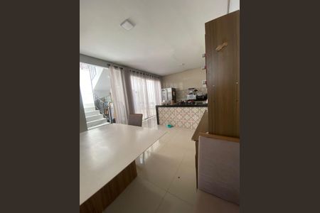 Casa de Condomínio para alugar com 4 quartos, 155m² em Condomínio Amin Camargo, Goiânia