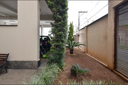 Apartamento para alugar com 63m², 2 quartos e 2 vagas Apartamento para alugar com 63m², 2 quartos e 2 vagasEntrada