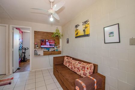 Sala de apartamento à venda com 2 quartos, 42m² em Rubem Berta, Porto Alegre