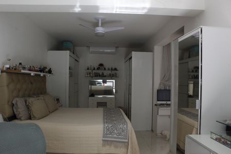 Casa à venda com 450m², 4 quartos e 6 vagasQuarto Suíte 1