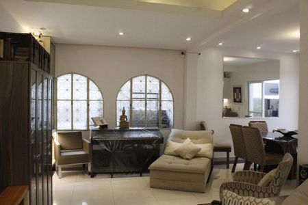 Sala de casa à venda com 4 quartos, 450m² em Tijuca, Rio de Janeiro