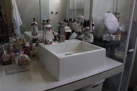 Casa à venda com 450m², 4 quartos e 6 vagasBanheiro da Suíte 1