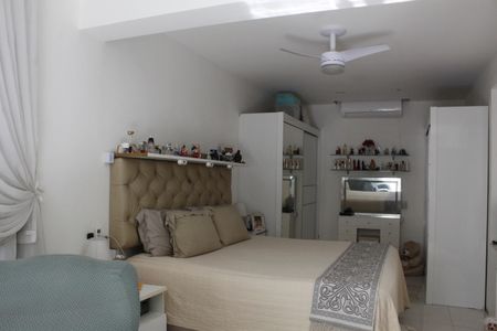 Casa à venda com 450m², 4 quartos e 6 vagasQuarto Suíte 1